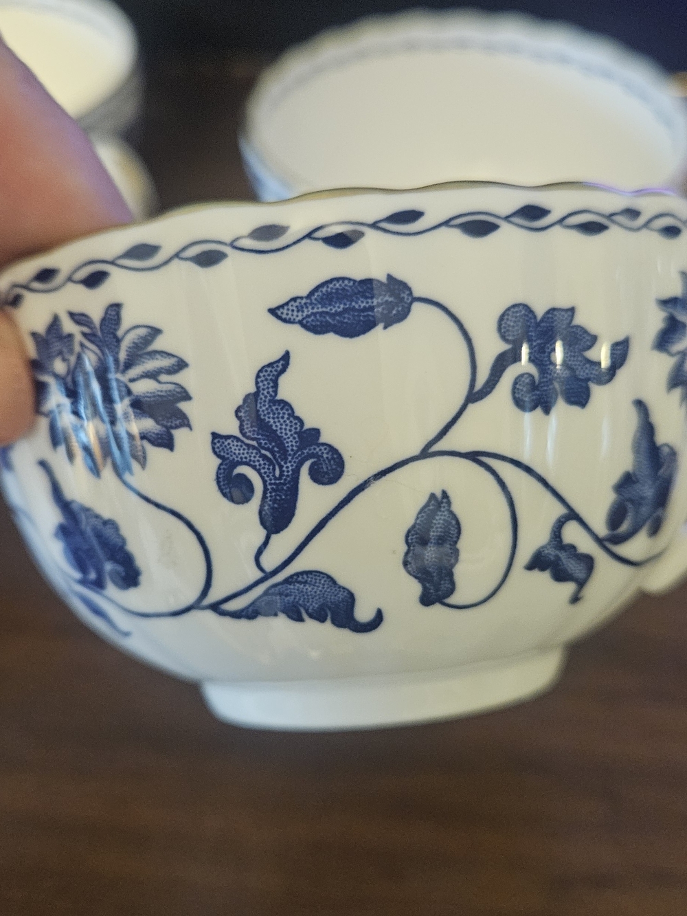 4 Spode White and Blue Floral Porcelain Teacups with Gold Trim - Picture 3 of 9